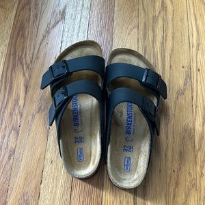 BARELY WORN LIKE NEW black Birkenstocks